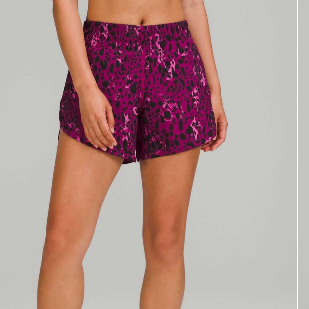 NWT Lululemon 🍋 Track That Mid-Rise Lined Short 5" inseam Cheetah Camo Size 4